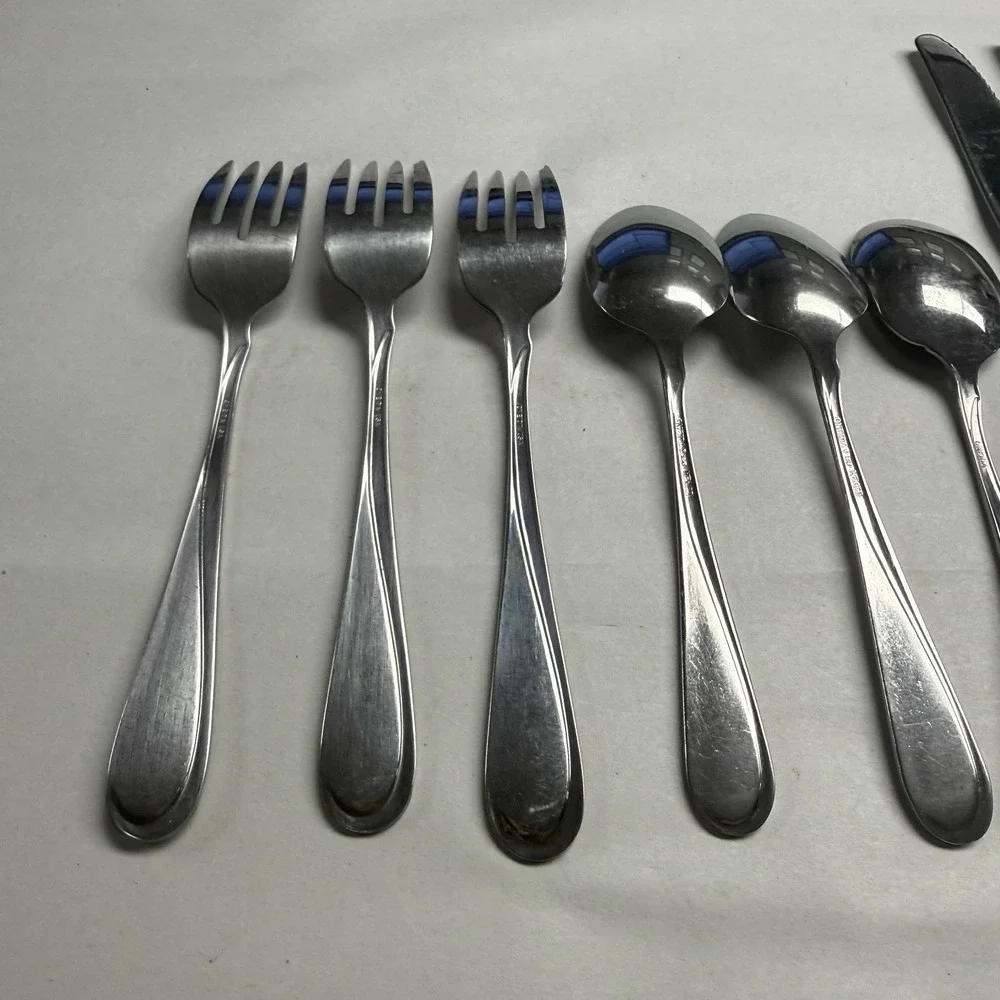 8 Pc Oneida Flight Reliance Salad Forks Knives Soup Spoons Stainless Flatware